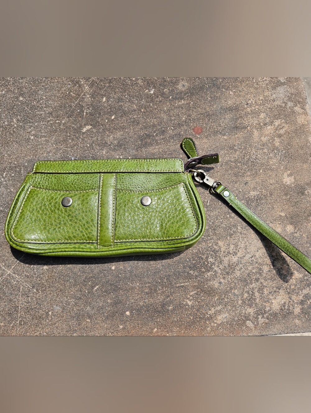 Nordstrom Green Pebbled Leather Wristlet Clutch Pockets Retro Psychedelic Lining